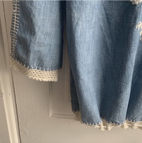 LUCKY BRAND Blue Chambrey Crochet Drawstring Blouse Women's XS Embroidered EUC - Picture 6 of 10